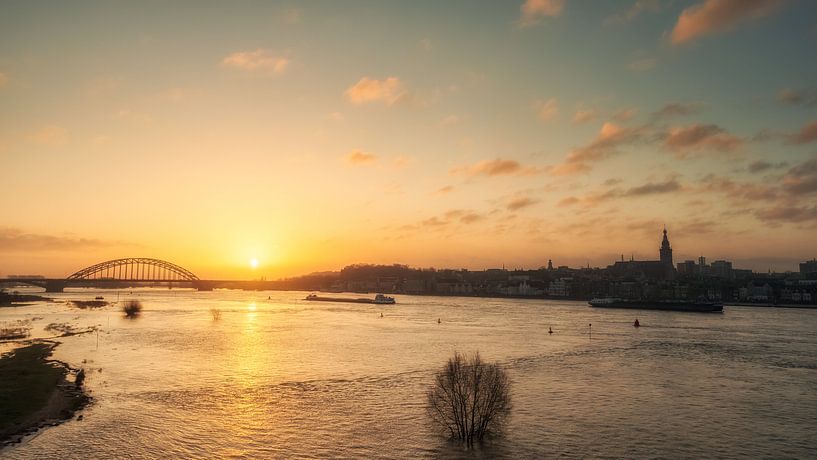 Nijmegen wakes up #4 by Lex Schulte