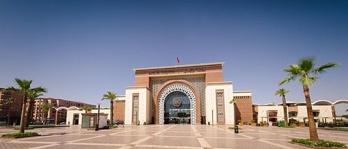 Panorama van het treinstation Marrakech, Marokko.