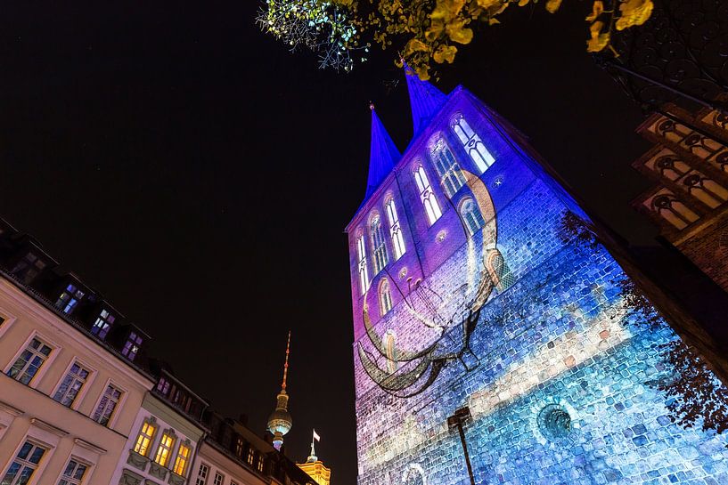 La Nikolaikirche de Berlin sous un éclairage particulier par Frank Herrmann