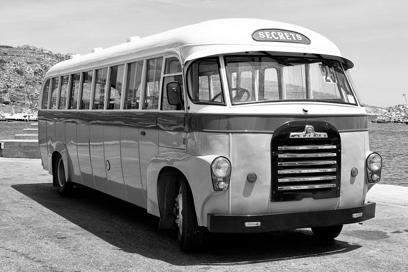 Oldtimer Bus by Angelika Stern