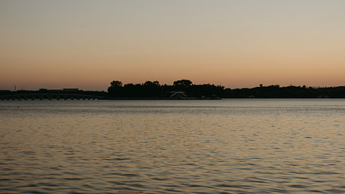 Avondlicht boven het Water