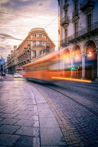 Lichtsporen: Tramreis door Turijn bij Nacht