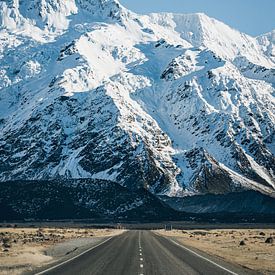 The road towards Mount Cook National Park, New Zealand