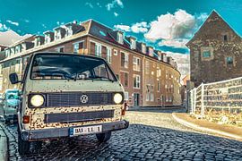 BU LL I by Johnny Flash