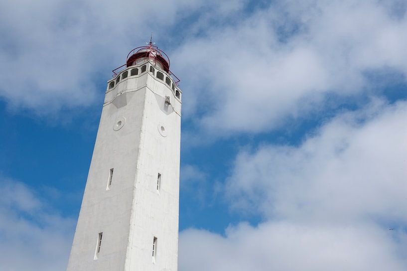 Noordwijk lighthouse by Richard Wareham