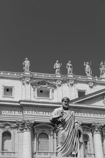 Statue devant le Vatican par MADK