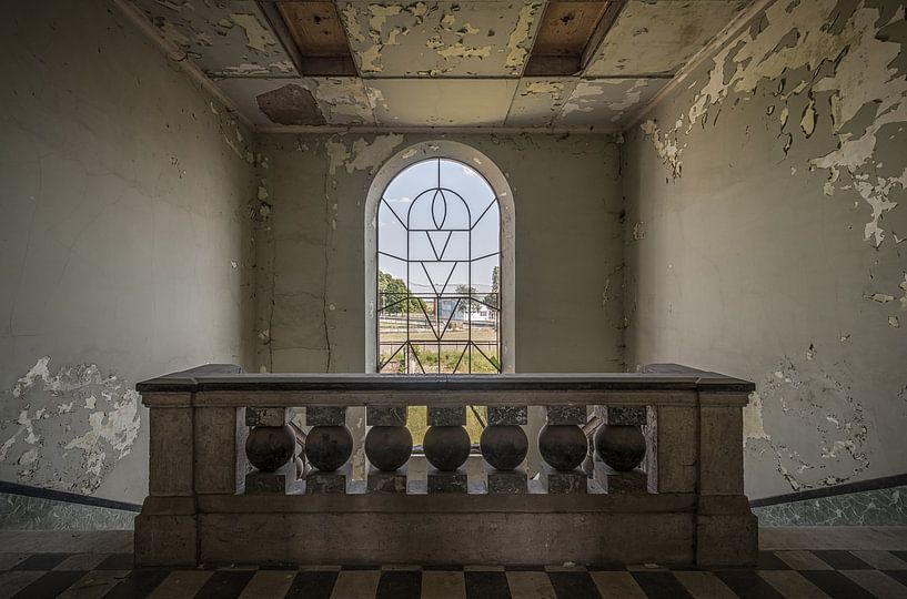 Window by Pearls from the past