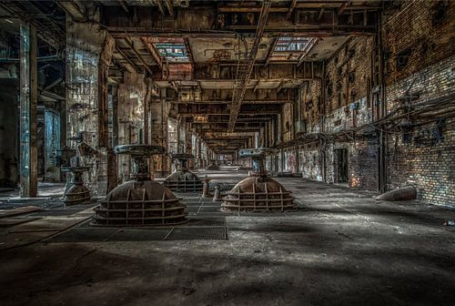 Transformators in een verlaten fabriek ergens in Duitsland