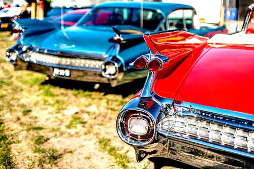 Rode Cadillac Coupe de Vile 1