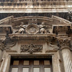 oud gebouw met pilaren, romeins van Carmela Cellamare