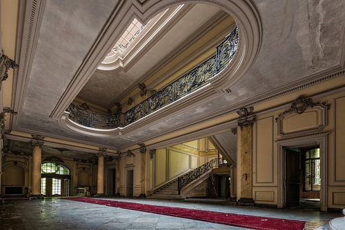 Chateau Lumiere - Roter Teppich