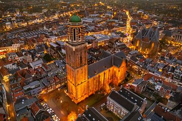 Zwolle Peperbus in de binnenstad tijdens zonsondergang