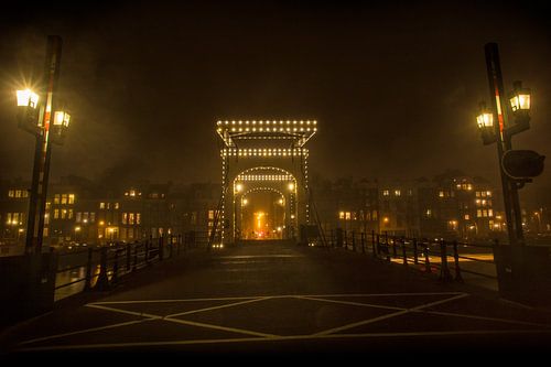 Amsterdamse grachten bij nacht