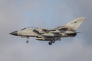 Panavia Tornado der italienischen Luftwaffe bei der Landung auf dem deutschen Fliegerhorst Nörvenich