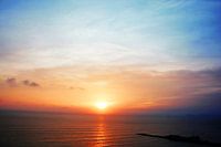 prachtige zonsondergang in een warme zomerse avond,