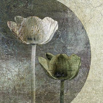 Tulpen. Kleurig metaal. Groen, zilver en taupe. van Alie Ekkelenkamp