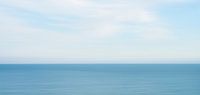 Long exposure van de oceaan in Wales, UK - abstract natuur en reisfotografie