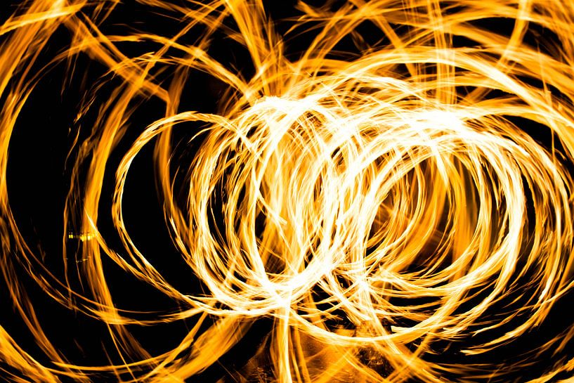 vuurballen vliegen in het rond! (1) von de buurtfotograaf Leontien