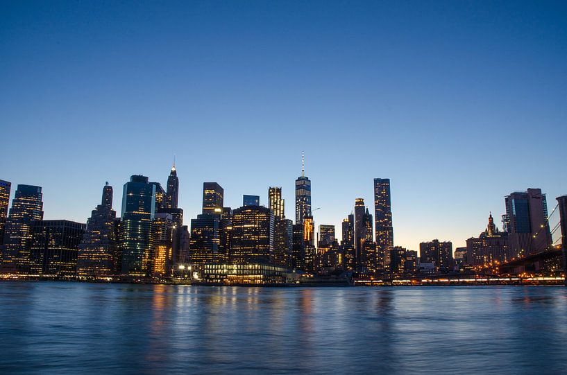 Skyline NY vanaf Brooklyn Bridge Park by Karin Mooren