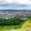 Wandelen met uitzicht over Edinburgh by Arjan Schalken