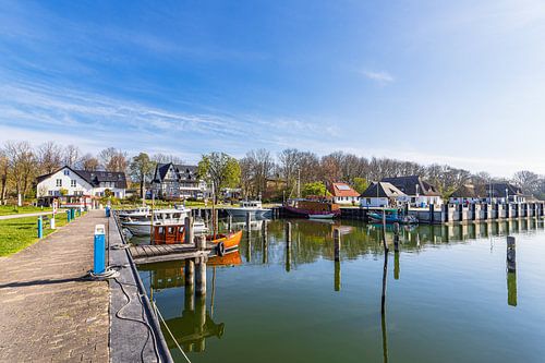 Uitzicht op de haven van Kloster op het eiland Hiddensee