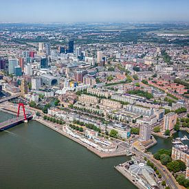 Rotterdam vanuit de lucht. van ByOnkruud