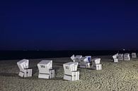 Strandstoelen op Sylt bij nacht van Frank Herrmann thumbnail