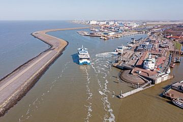 Luftaufnahme des Hafens von Harlingen in Friesland (Niederlande) von Eye on You