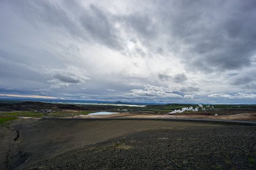 Islande - Zone géothermique et paysage de montagne près de Myvatn depuis le volcan