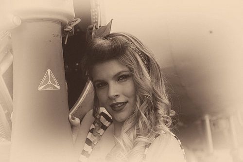 Fliege mit mir - klassische Pin-up mit Propeller
