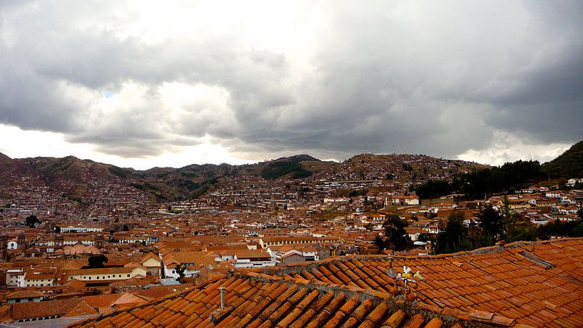 'Rode daken', Cuzco- Peru van Martine Joanne