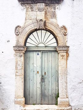 Alte Türen in Ostuni Italien von Stephanie Franken