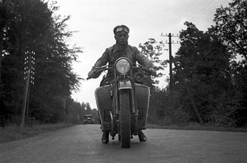 Oldtimer BMW Motorradfahrer von Timeview Vintage Images