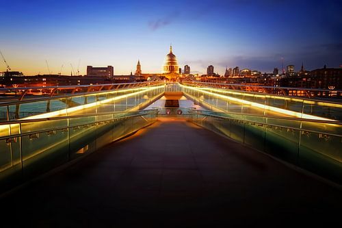 Millenniumbrug van Londen & St Paul's Cathedral