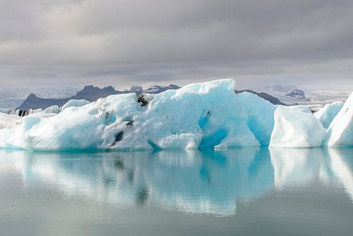 IJsbergen in een gletsjermeer