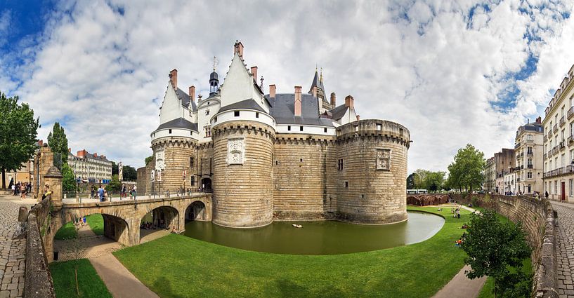 Panorama Château des ducs de Bretagne in Nantes van Dennis van de Water