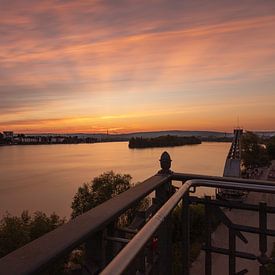 Sonnenuntergang in Mainz am Rhein von Tim Zentgraf