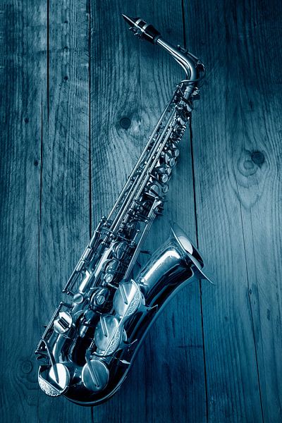 Jazz-Saxophon in blau von Ruurd Dankloff