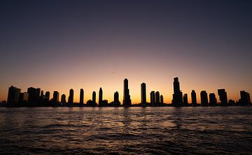 Silhouettes New York at dusk by bart dirksen