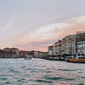Coucher de soleil sur le Grand Canal de Venise sur Marianne Voerman