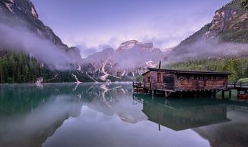 Zonsopgang bij het meer van Braies van Achim Thomae Photography