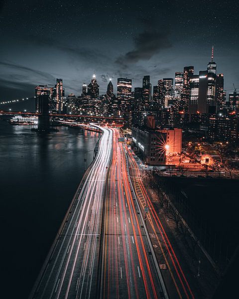 Manhattan by Hello Pompoyo