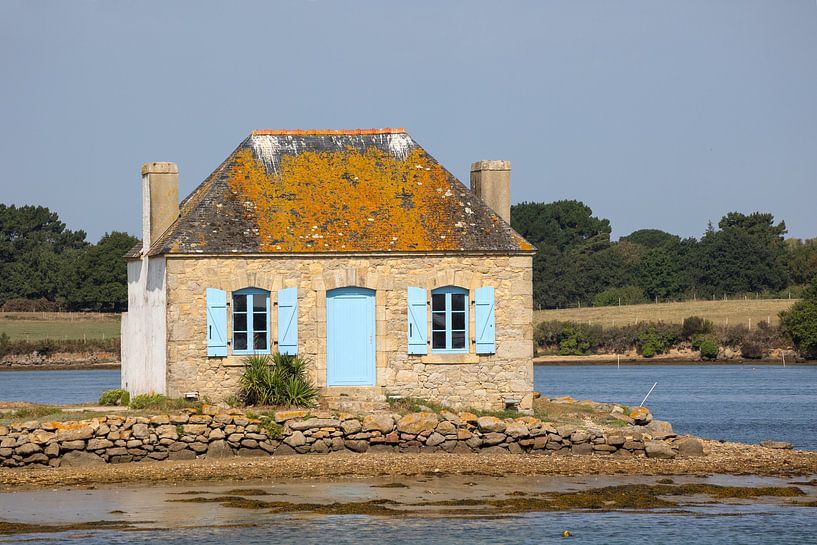 La petite maison aux volets bleus (2) by Jolanda van Eek en Ron de Jong