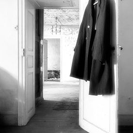 Mijn oude jas, urban exploring van Henk Elshout