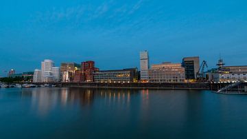 Een blik over de Medienhafen, Düsseldorf van Martijn