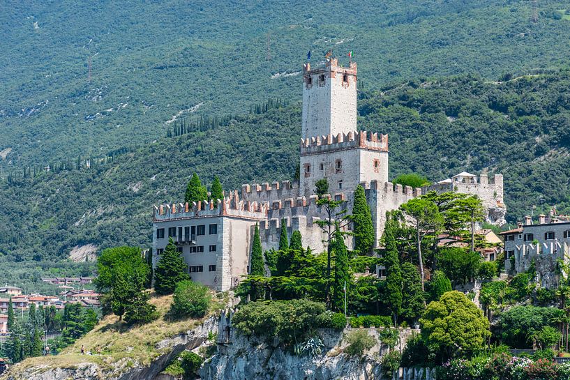 Beautiful castle in Malcesine, lake Garda by Patrick Verhoef
