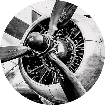 Vintage Douglas DC-3 propellervliegtuig klaar voor opstijgen van Sjoerd van der Wal Fotografie