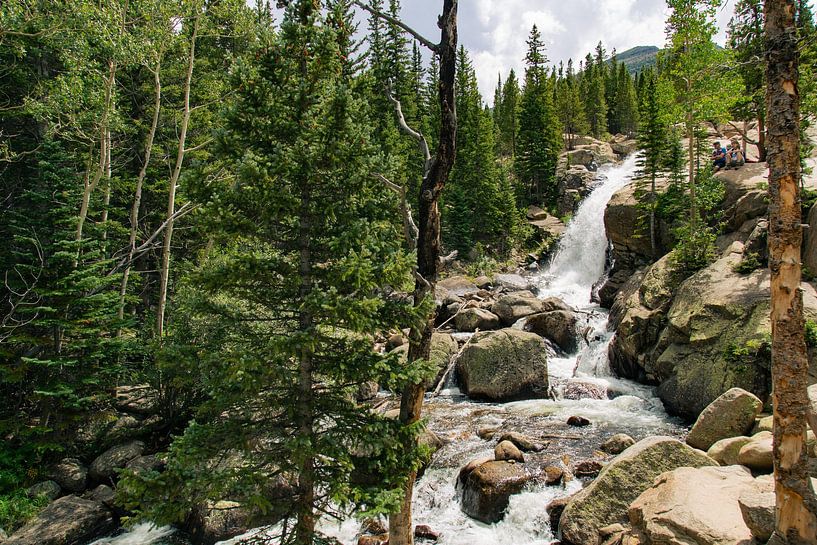 Waterval in de Rocky Mountains van Louise Poortvliet