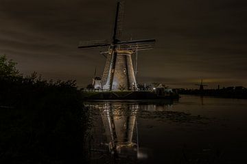 Kinderdijk by night 2 von Arjan van Roon