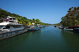An authentic atmosphere in the heart of Sumatra by Frank Photos